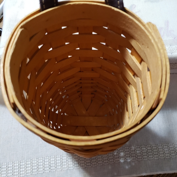 Vintage 2001 Longaberger Small Gatehouse Basket without liner - Picture 6 of 10